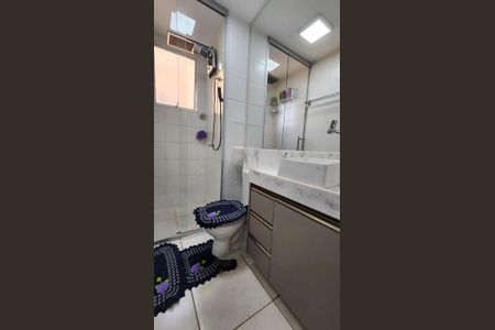 Banheiro de apartamento para alugar com 2 quartos, 47m² em Buritis, Belo Horizonte