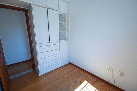 Quarto 2 de apartamento para alugar com 3 quartos, 150m² em Itamarati, Belo Horizonte