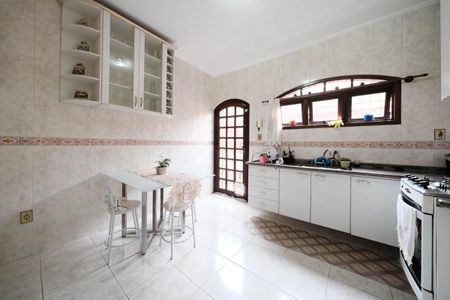 Casa à venda com 250m², 3 quartos e 3 vagasCozinha