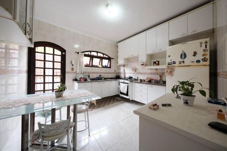 Casa à venda com 250m², 3 quartos e 3 vagasCozinha