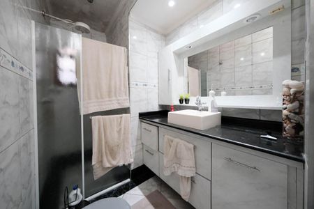 Casa à venda com 250m², 3 quartos e 3 vagasBanheiro Suíte