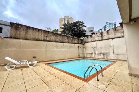 Apartamento para alugar com 130m², 3 quartos e 2 vagas Apartamento para alugar com 130m², 3 quartos e 2 vagasÁrea comum - Piscina
