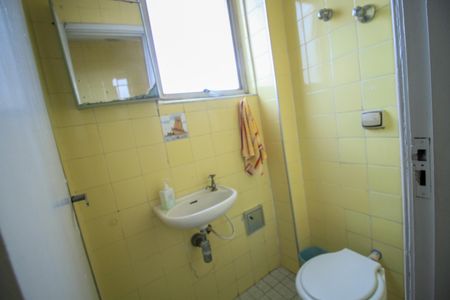 Apartamento à venda com 111m², 3 quartos e 1 vaga Apartamento à venda com 111m², 3 quartos e 1 vagaBanheiro de Serviço