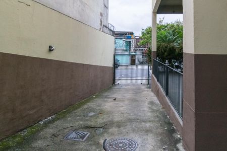 Apartamento para alugar com 64m², 2 quartos e 1 vagaÁrea comum - Entrada da garagem
