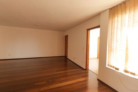 Apartamento à venda com 170m², 3 quartos e 2 vagas Apartamento à venda com 170m², 3 quartos e 2 vagasSala