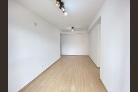 Sala de apartamento para alugar com 3 quartos, 67m² em Todos Os Santos, Rio de Janeiro