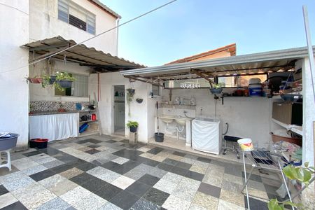 Casa à venda com 326m², 8 quartos e 2 vagasQuintal