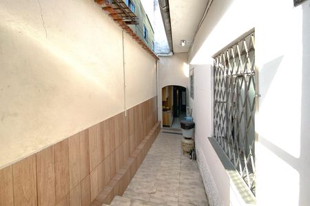 Casa à venda com 326m², 8 quartos e 2 vagasCorredor lateral