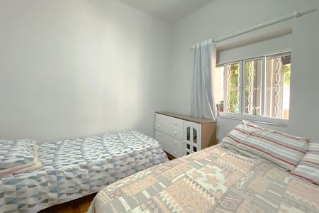 Casa à venda com 326m², 8 quartos e 2 vagasQuarto 2