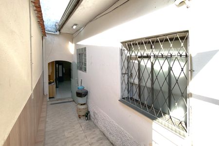 Casa à venda com 326m², 8 quartos e 2 vagasCorredor lateral