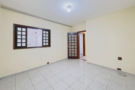 Casa para alugar com 242m², 4 quartos e 2 vagas Casa para alugar com 242m², 4 quartos e 2 vagasQuarto 4