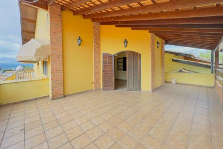 Casa para alugar com 242m², 4 quartos e 2 vagas Casa para alugar com 242m², 4 quartos e 2 vagasQuarto 1