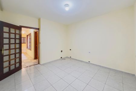 Casa para alugar com 242m², 4 quartos e 2 vagas Casa para alugar com 242m², 4 quartos e 2 vagasQuarto 4