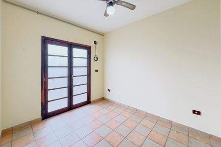 Casa para alugar com 242m², 4 quartos e 2 vagas Casa para alugar com 242m², 4 quartos e 2 vagasQuarto 2