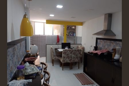 Cozinha de casa de condomínio à venda com 3 quartos, 80m² em Badu, Niterói