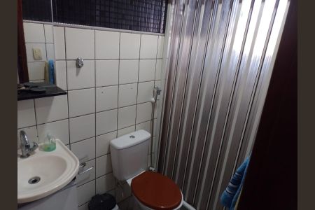 Banheiro de casa de condomínio à venda com 3 quartos, 80m² em Badu, Niterói
