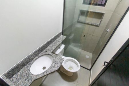 Banheiro de casa para alugar com 1 quarto, 30m² em Vila Buenos Aires, São Paulo