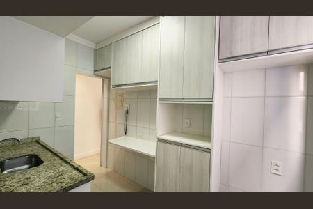 Apartamento à venda com 72m², 3 quartos e 1 vaga Apartamento à venda com 72m², 3 quartos e 1 vagaCozinha e Área de Serviço