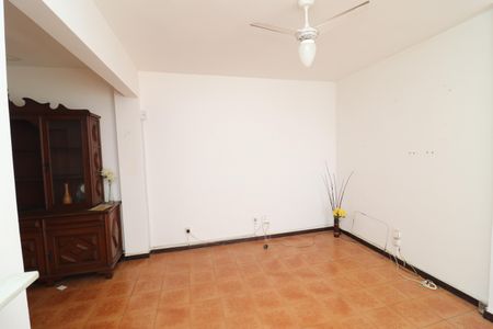 Sala de apartamento para alugar com 3 quartos, 68m² em Jardim Carioca, Rio de Janeiro
