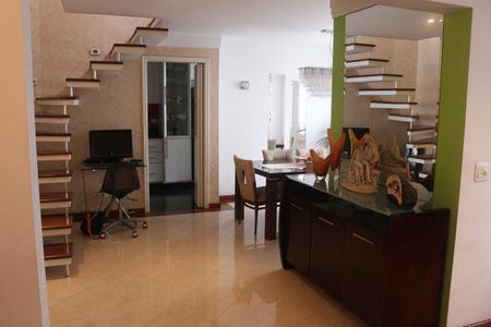 Apartamento à venda com 160m², 2 quartos e 2 vagasSala