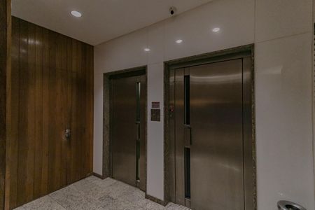 Apartamento à venda com 95m², 2 quartos e 1 vaga Apartamento à venda com 95m², 2 quartos e 1 vagaElevadores