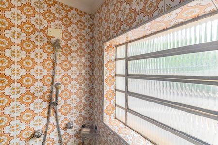 Casa à venda com 250m², 4 quartos e 2 vagas Casa à venda com 250m², 4 quartos e 2 vagasBanheiro Social