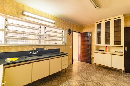 Casa à venda com 250m², 4 quartos e 2 vagas Casa à venda com 250m², 4 quartos e 2 vagasCozinha