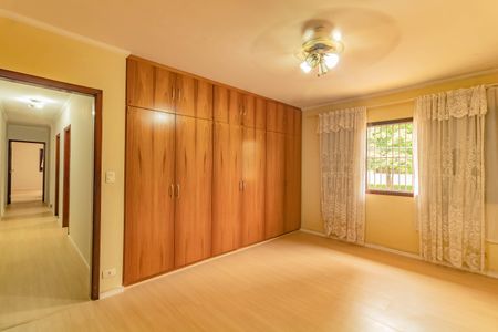 Casa à venda com 250m², 4 quartos e 2 vagas Casa à venda com 250m², 4 quartos e 2 vagasQuarto 3