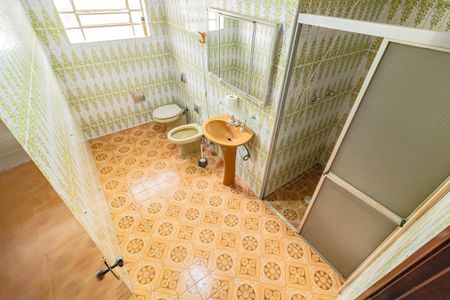 Casa à venda com 250m², 4 quartos e 2 vagas Casa à venda com 250m², 4 quartos e 2 vagasBanheiro da Suíte