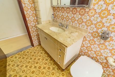 Casa à venda com 250m², 4 quartos e 2 vagas Casa à venda com 250m², 4 quartos e 2 vagasBanheiro Social