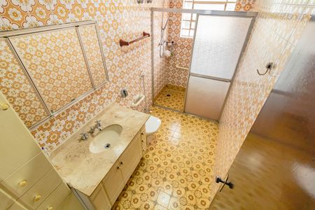 Casa à venda com 250m², 4 quartos e 2 vagas Casa à venda com 250m², 4 quartos e 2 vagasBanheiro Social