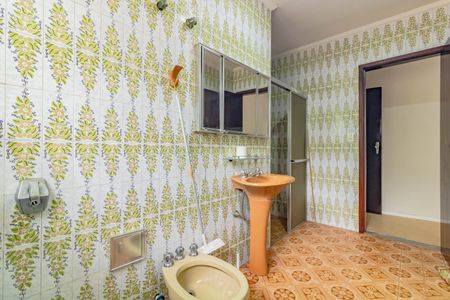 Casa à venda com 250m², 4 quartos e 2 vagas Casa à venda com 250m², 4 quartos e 2 vagasBanheiro da Suíte