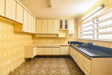 Casa à venda com 250m², 4 quartos e 2 vagas Casa à venda com 250m², 4 quartos e 2 vagasCozinha