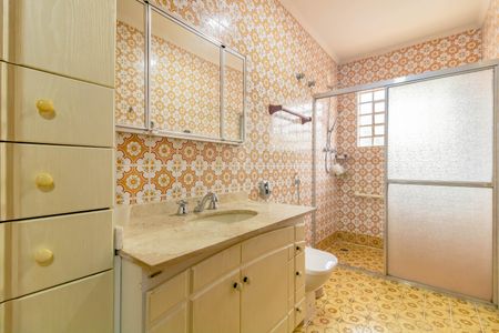 Casa à venda com 250m², 4 quartos e 2 vagas Casa à venda com 250m², 4 quartos e 2 vagasBanheiro Social