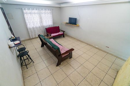 Casa à venda com 170m², 2 quartos e 2 vagasSala