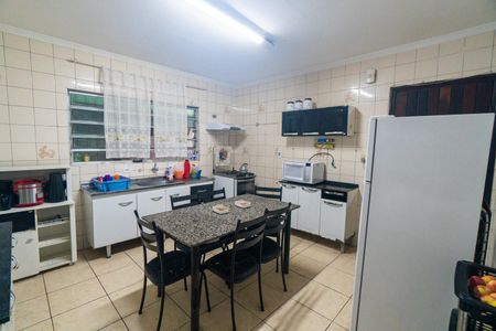 Casa à venda com 170m², 2 quartos e 2 vagasCozinha