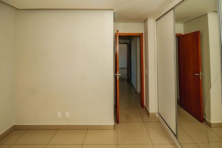 Apartamento à venda com 180m², 3 quartos e 2 vagasQuarto 3