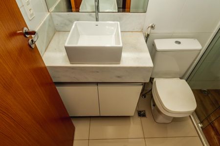 Apartamento à venda com 180m², 3 quartos e 2 vagasBanheiro Social