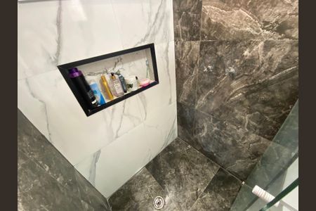 Apartamento à venda com 52m², 2 quartos e sem vaga Apartamento à venda com 52m², 2 quartos e sem vagaBanheiro