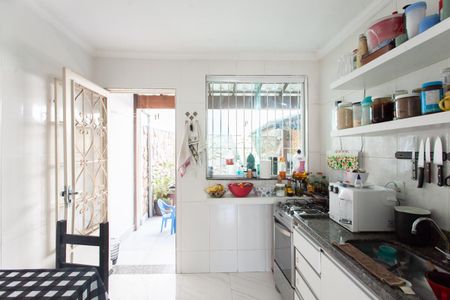 Casa à venda com 140m², 2 quartos e 2 vagasCozinha