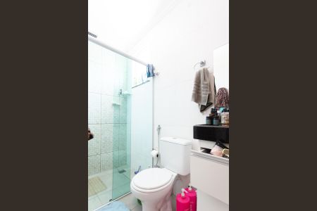 Casa à venda com 140m², 2 quartos e 2 vagasBanheiro da Suíte 1