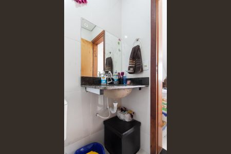 Casa à venda com 140m², 2 quartos e 2 vagasLavabo