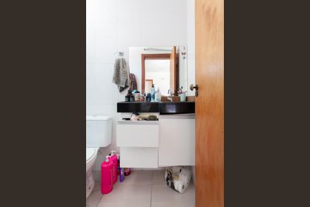 Casa à venda com 140m², 2 quartos e 2 vagasBanheiro da Suíte 1