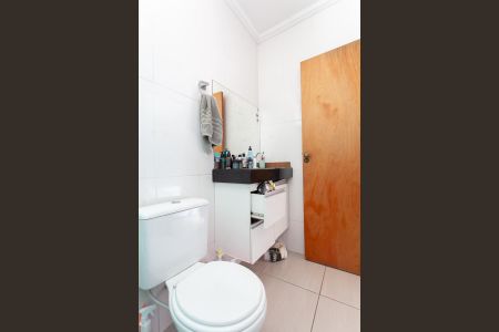 Casa à venda com 140m², 2 quartos e 2 vagasBanheiro da Suíte 1