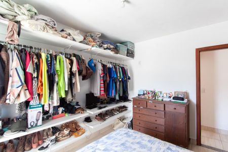 Suíte 1 de casa à venda com 2 quartos, 140m² em Santa Monica, Belo Horizonte