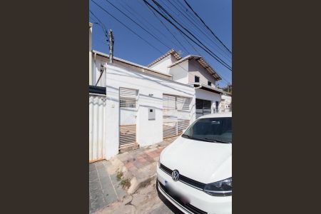 Casa à venda com 140m², 2 quartos e 2 vagasFachada