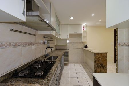 Apartamento à venda com 66m², 2 quartos e 2 vagasCozinha