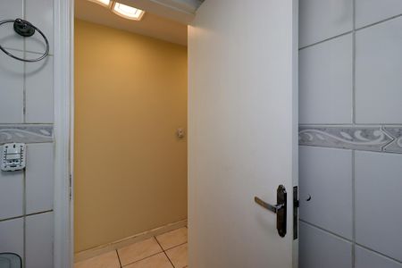 Apartamento à venda com 66m², 2 quartos e 2 vagasBanheiro Social