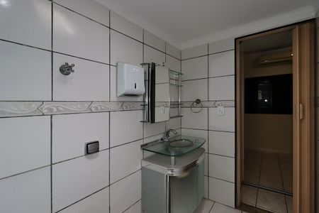 Apartamento à venda com 66m², 2 quartos e 2 vagasBanheiro da Suíte