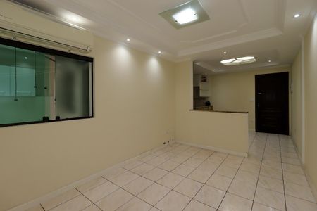 Sala de apartamento à venda com 2 quartos, 66m² em Vila América, Santo André